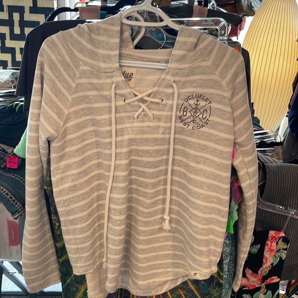 Ucluelet west coast BC hoodie, size large - Picture 7 of 7